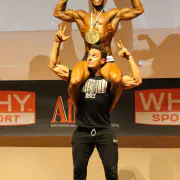 Foto di Flavio D'Angelo con i suoi atleti e clienti